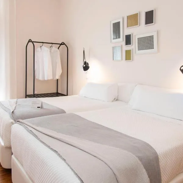 SANMARTINA HOTEL, מלון בBecerril de Campos