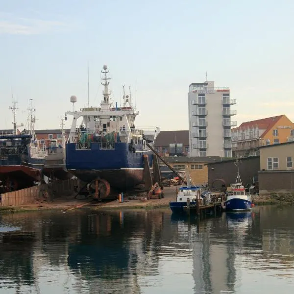 Seafront Hotel, hotel u gradu Hirtshals