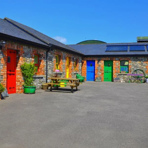 Slane Farm Hostel, Cottages and Camping, hotel di Slane