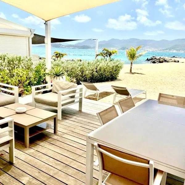 Villa Paradis Bleu Maison sur la plage, 2 chambres, piscines, tennis، فندق في باي نيتل