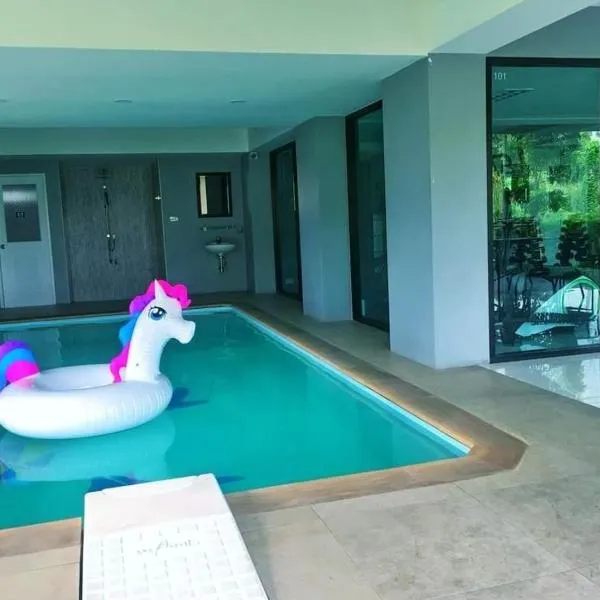 Nava Grand, hotell sihtkohas Ban Talat Rangsit