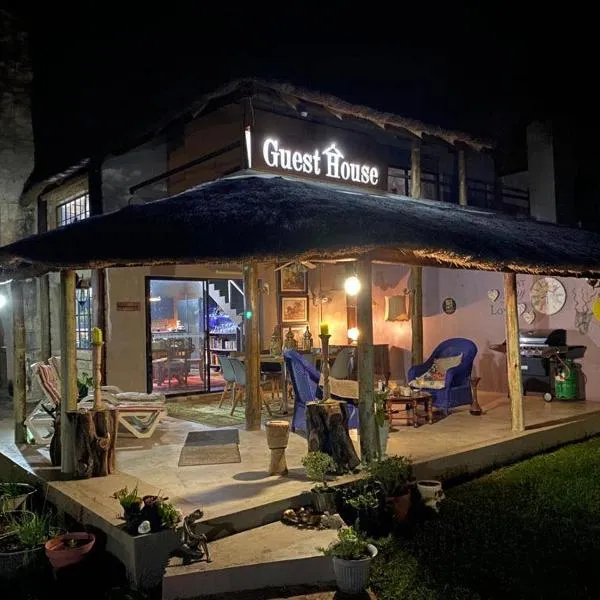 The Aces - NUDE - SunEden Family Naturist Resort, ξενοδοχείο στην Πρετόρια