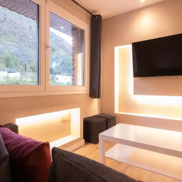 Lovely quiet apartment walking distance ski runs - HUT1-OO5333, ξενοδοχείο σε Soldeu