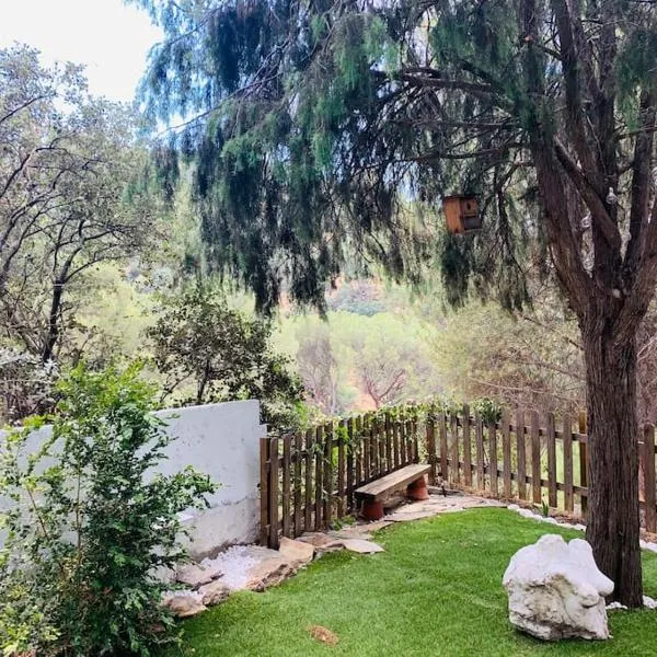 Villa Cardui. Casa de diseño con magníficas vistas, ξενοδοχείο στη Μαδρίτη