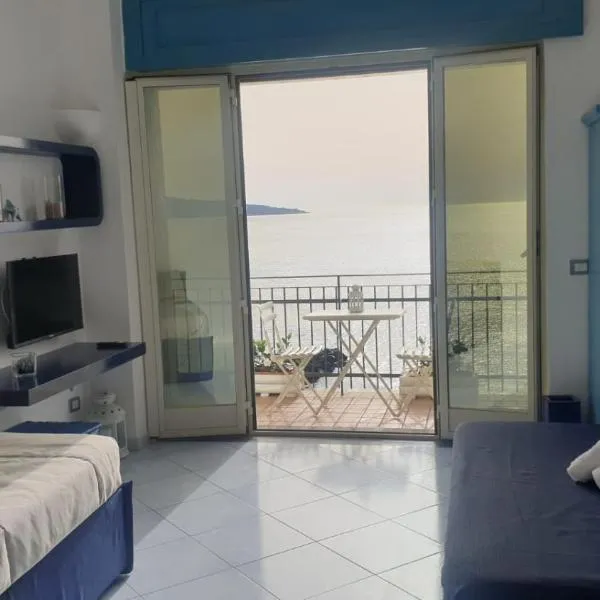 Vient Mpop con terrazza vista mare, hotel in Meta