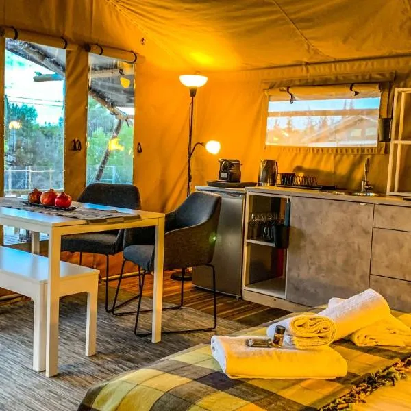 African Safari Canvas Lodge Tent Sea View，位于克兰尼蒂的酒店