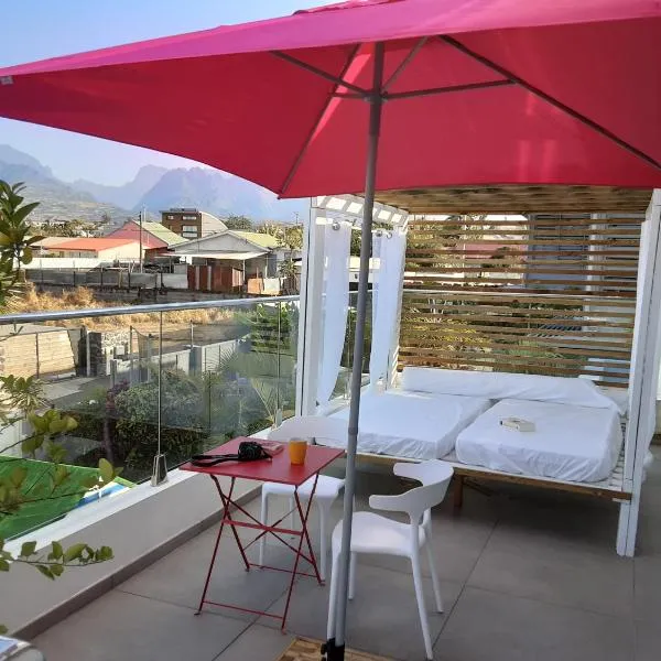 Maison TONGA piscine chambre de luxe, hotel sa Saint-Pierre