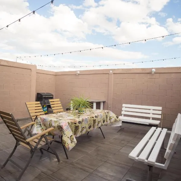 Casa Genova, casa amplia y comoda, terraza privada, hotel en Ciudad Juárez