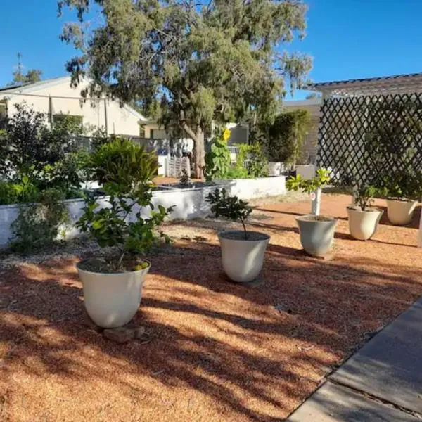 Lavender Cottage - At home in Lightning Ridge, hotel in Lightning Ridge