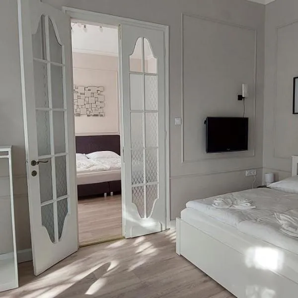 Castle Apartman ****, hotell i Sátoraljaújhely