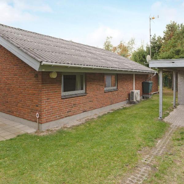 Two-Bedroom Holiday home in Væggerløse 25