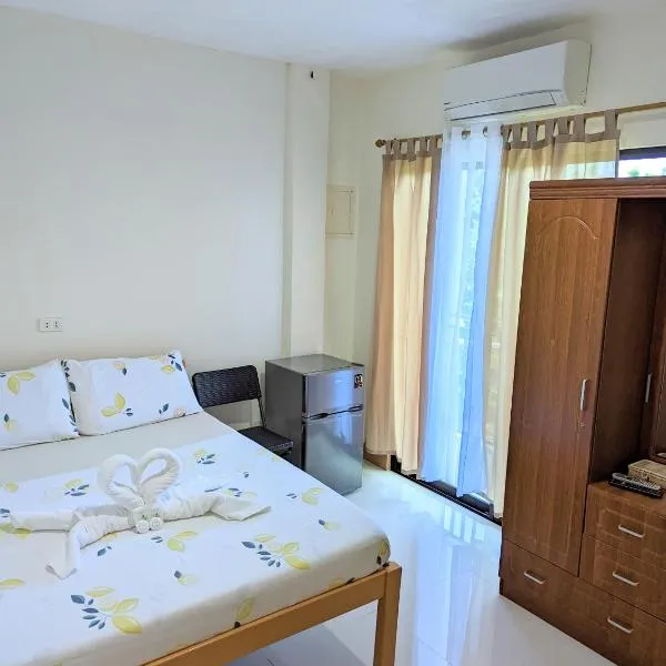 Charlina Inn Panglao, hotel di Panglao