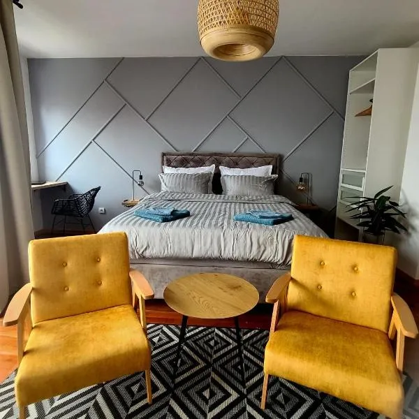 Stan na dan Krsmanovic, ξενοδοχείο στο Τσάτσακ