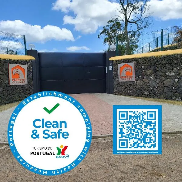 Parrots`Village、Rabo de Peixeのホテル