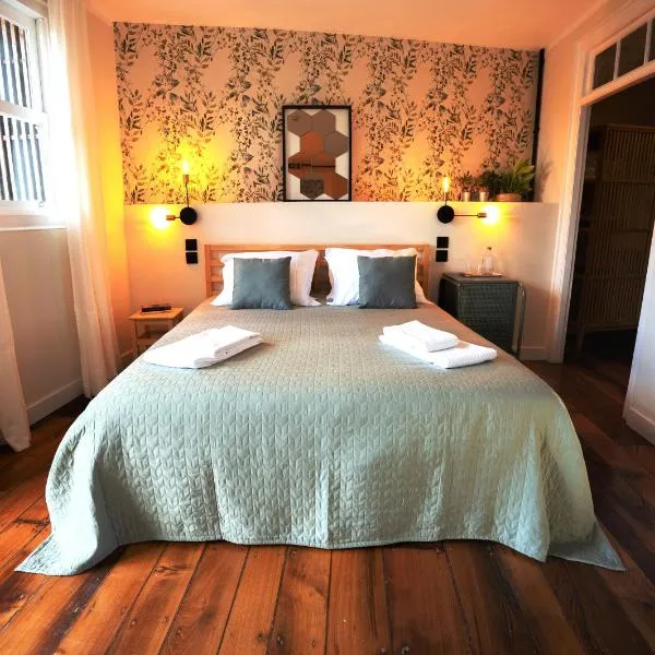 Inn Door 21 - Hostel & Suite, hotell sihtkohas Bragança