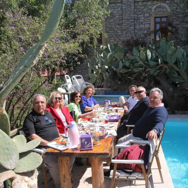 Eski Datça Pansiyon, khách sạn ở Datça