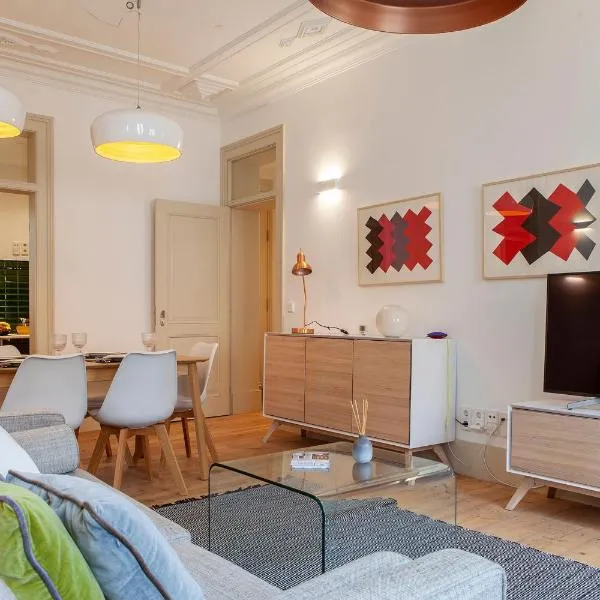 Charming 2BDR Apartment in Lapa by LovelyStay, hotel v Lisabonu