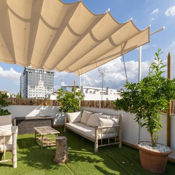 Tentudia Charming Apartments with Private Roof-Top or Patio in San Bernardo By OCityzen, Hotel in Sevilla