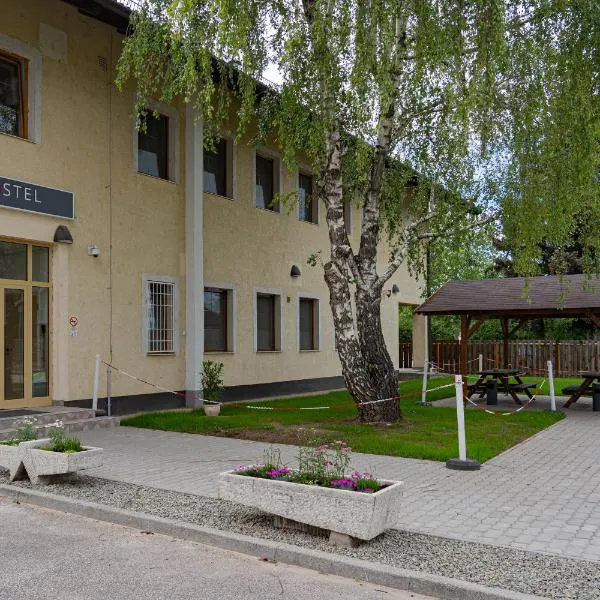 Ecostel Budaörs, hotel v destinaci Budaörs