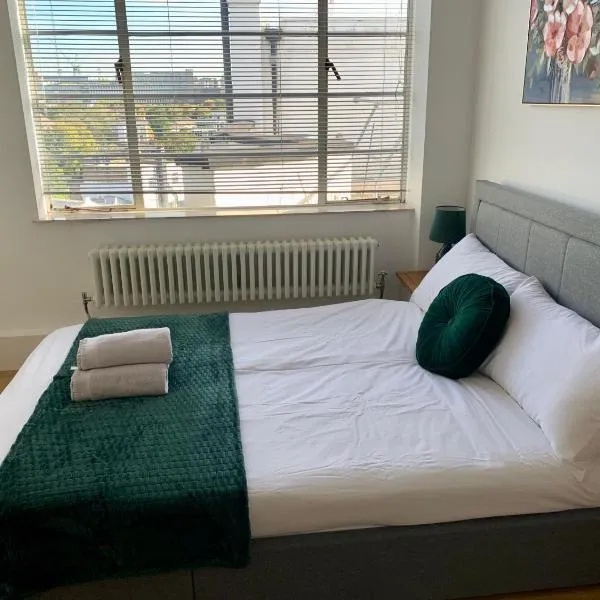 Beautiful Quality Apartment in Camden Town, hotel in London
