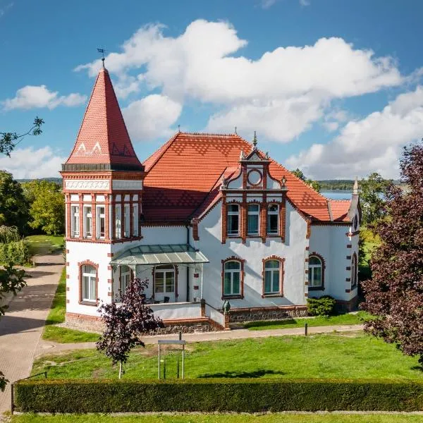 Hotel Villa am Stadthafen, khách sạn ở Neustrelitz
