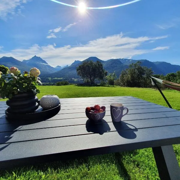 Romsdalseggen Lodge、Isfjordenのホテル