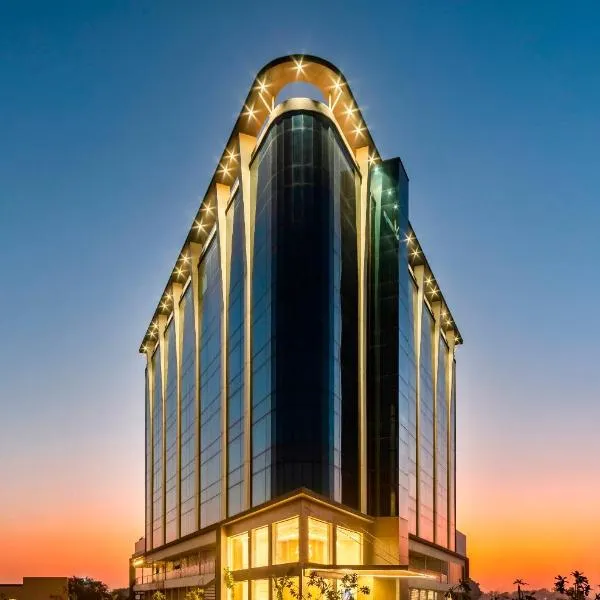 Hotel Luxy, hotel in Dahej