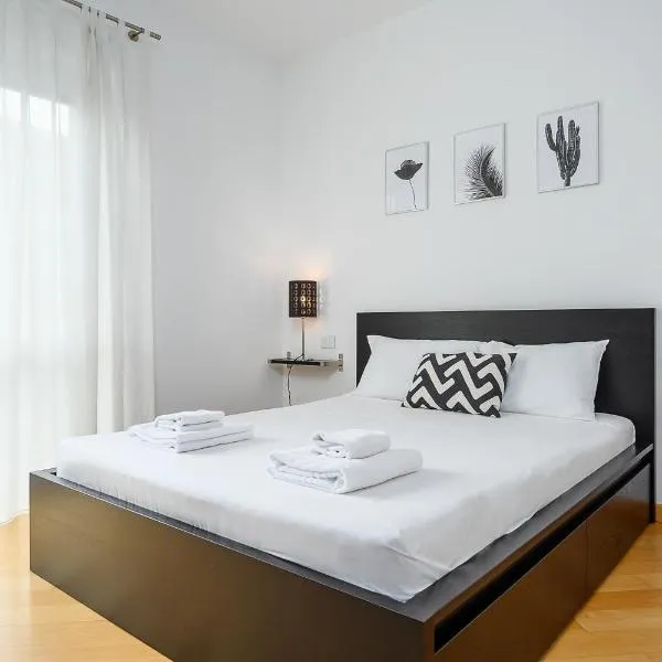 Stylish condo garibaldi sempione 85m2 - self check-in, hotel in Milan