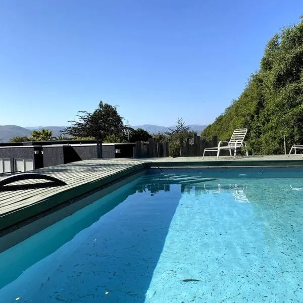Moderna casa nueva en hermosa y soleada parcela, hotel La Serenában