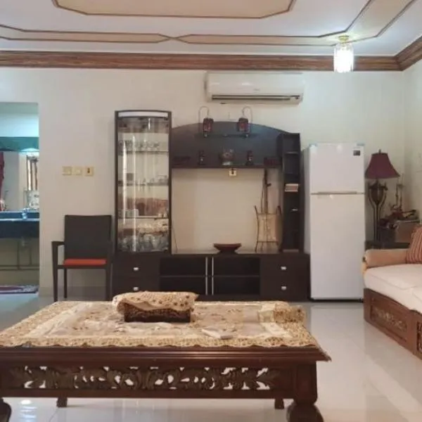 Family Environmental Studio/مجلس خارجي بفيلا سكنية, hotel in Umm Şalāl Muḩammad