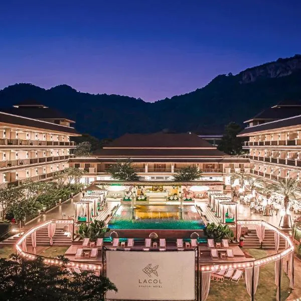 Lacol Khao Yai - A Chatrium Collection, hotel in Mu Si