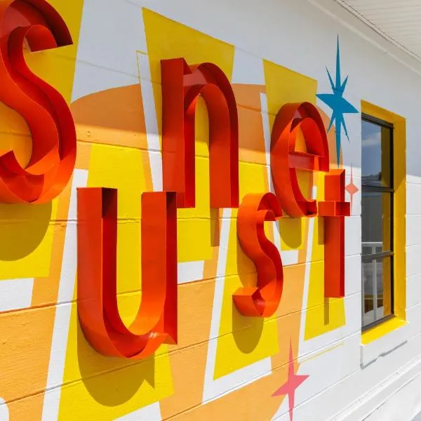 Sunset Inn and Cabanas, hotel in St. Pete Beach