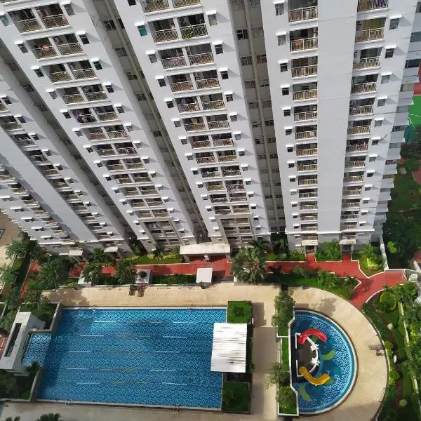 Classy! 2BR Apartment - Modern Comfort in West Jakarta CBD, hotel in Jakarta