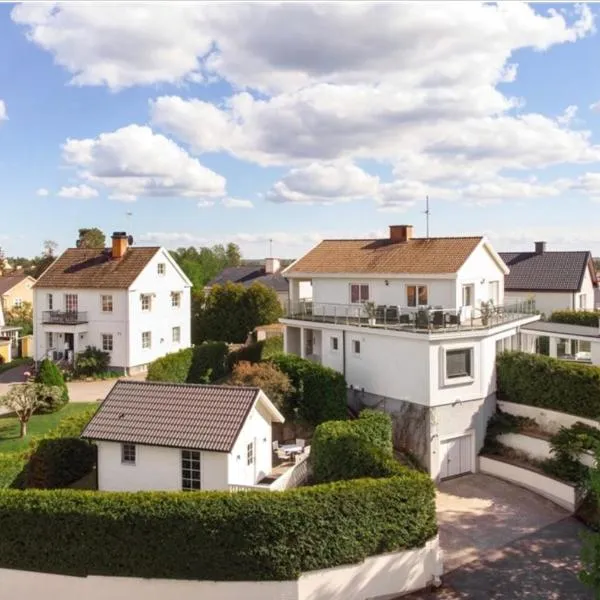 Prinshöjden Hotel - Smart Digital Apartments & Villas, hotel in Katrineholm
