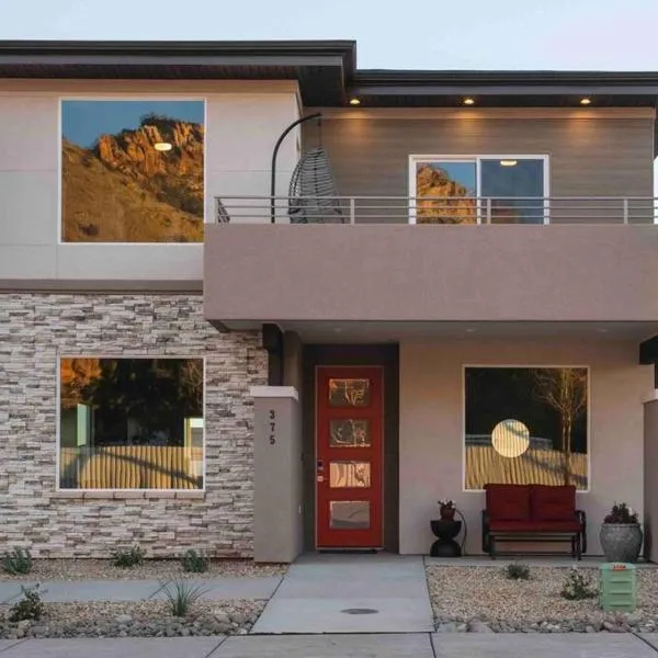 Majestic Zion Cottage with hot tub in Hildale, hotel in Hildale