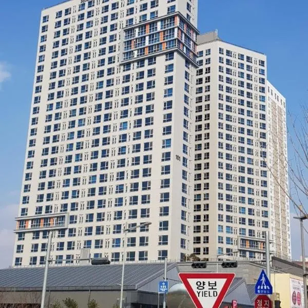 Gimcheon Gumi KTX Yulgokdong Apartment、Gimcheonのホテル