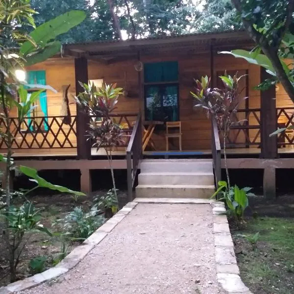 Cabaña Tu´ur, hotel v mestu Lacanjá