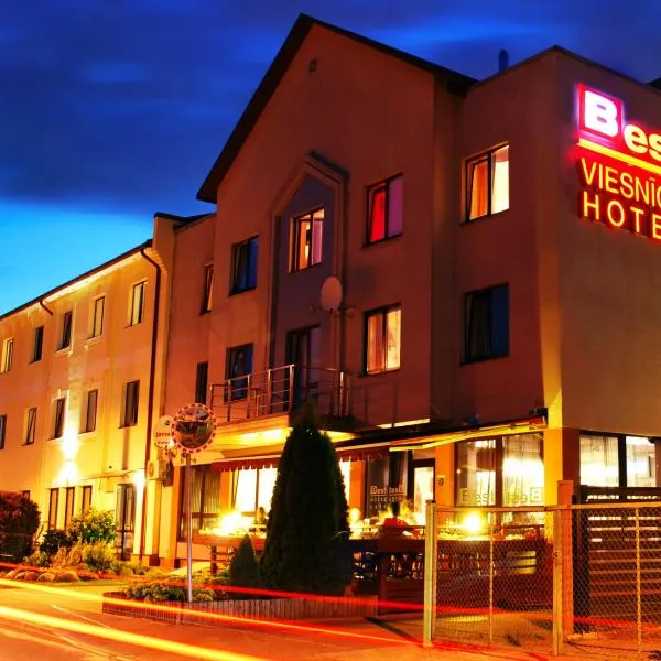 Hotel BEST with FREE PARKING, hotel in Rīga