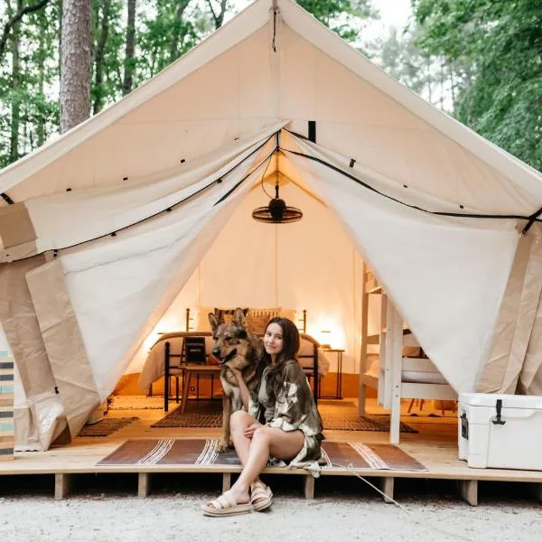 Timberline Glamping at Unicoi State Park, hotell sihtkohas Helen