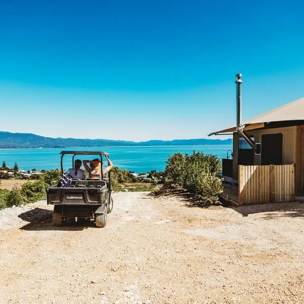 Drift Off Grid Luxury Eco Glamping, hotel in Tarakohe