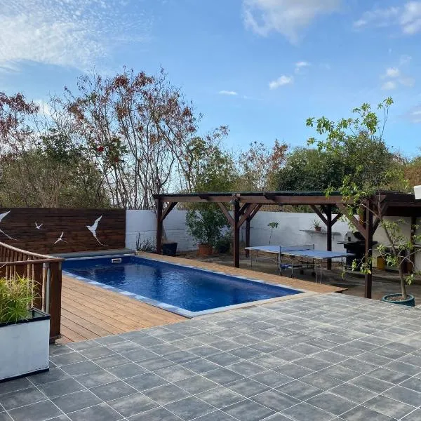 La Kaz Paille en Queue, Magnifique Villa F5 récemment rénovée avec piscine et Jacuzzi sur La Possession, hotel en La Possession