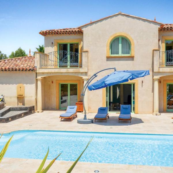 Awesome Home In Saint Raphael With 4 Bedrooms, Jacuzzi And Private Swimming Pool