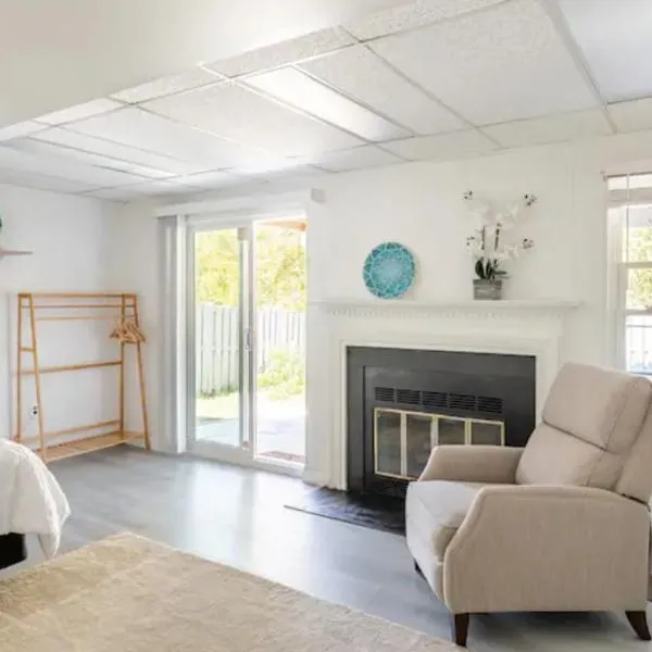 Newly Renovated Basement with Private Bathroom, hotel en Herndon