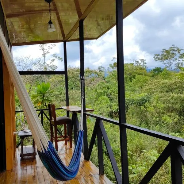 Onca Tours & Treehouses, hotel v mestu Rio Celeste