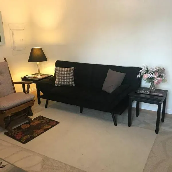 Cozy Cottage House B with Double Carport, hotel v destinaci Twin Falls