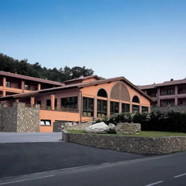 メリディアーナ カントリー ホテル（Meridiana Country Hotel）、カレンツァーノのホテル
