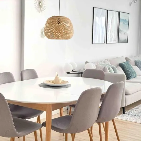 RONI APARTMENTS -Near the historic city center -Family-friendly -Baby cots and toys available -Netflix -Convenient for sightseeing -Services available -Free parking with video surveillance, ξενοδοχείο σε Prizren