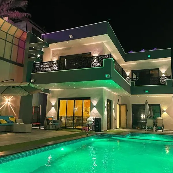 Villa Jana chalet - Private Villa - Dead Sea - Jordan, hotel en Ash Shāghūr