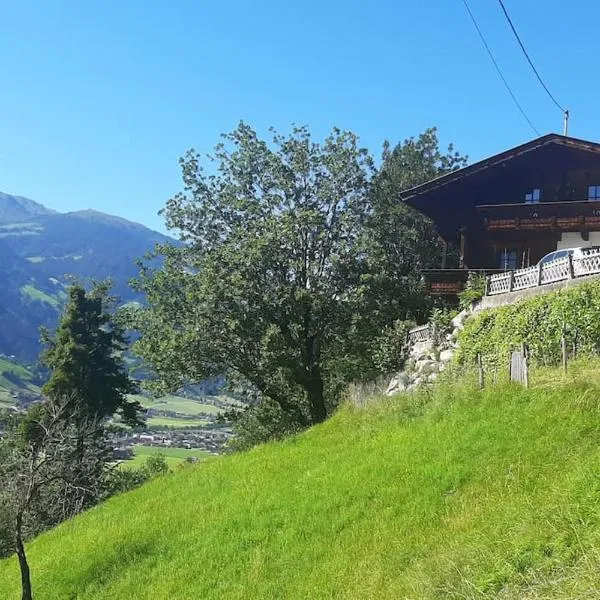 Alpine cottage with exceptional view, hotel in Mayrhofen
