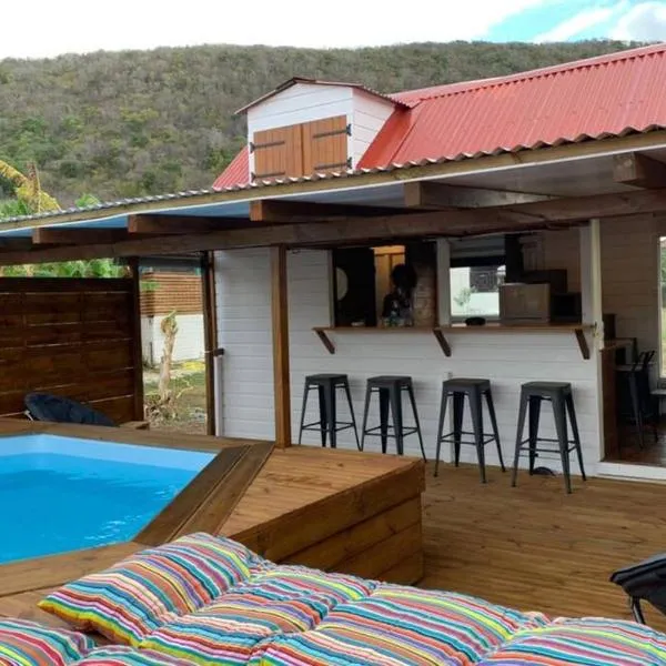 La tiny de titanse avec piscine, hotell sihtkohas Cadet